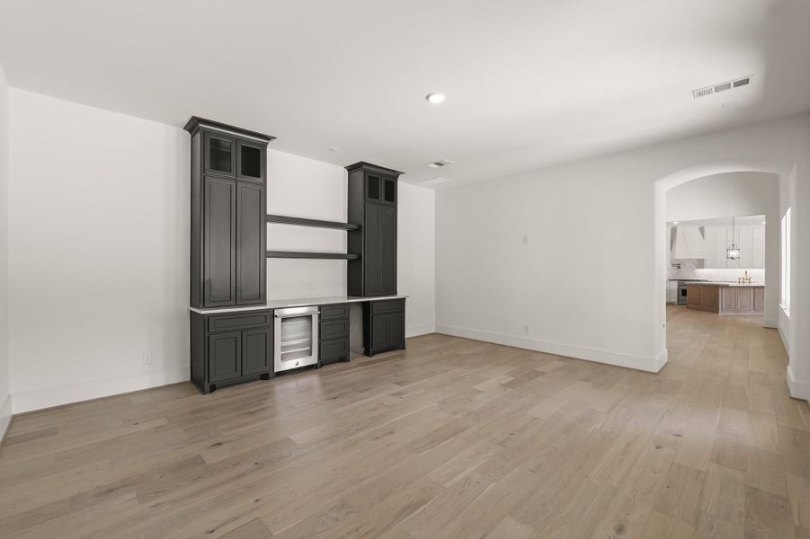 Spacious, unfurnished interior of a new home in The Park and The Reserve, Fulshear (Image 19).