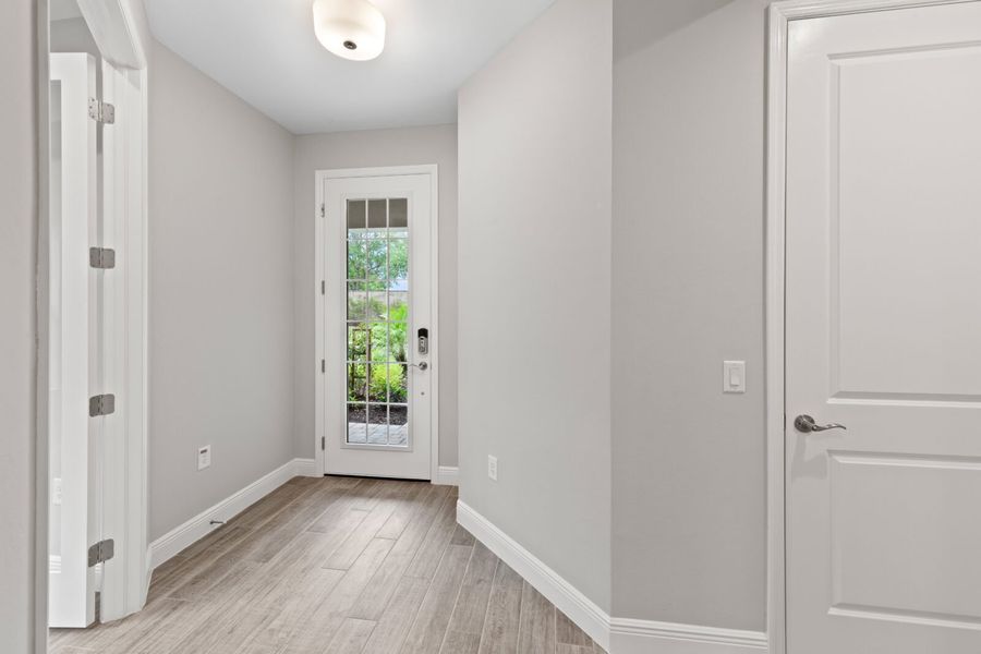 Spacious, unfurnished interior of a new home in Verandah, Fort Myers (Image 14).