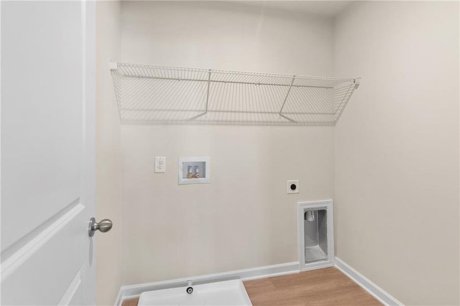 Spacious, unfurnished interior of a new home in The Village at Shallowford, Kennesaw (Image 34). Spacious, unfurnished interior of a new home in The Village at Shallowford, Kennesaw (Image 34).