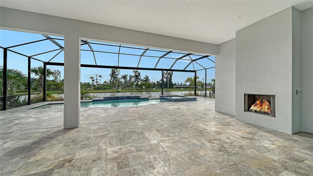 Exterior details and patio area of a home in Tideline, Bradenton (Image 24).