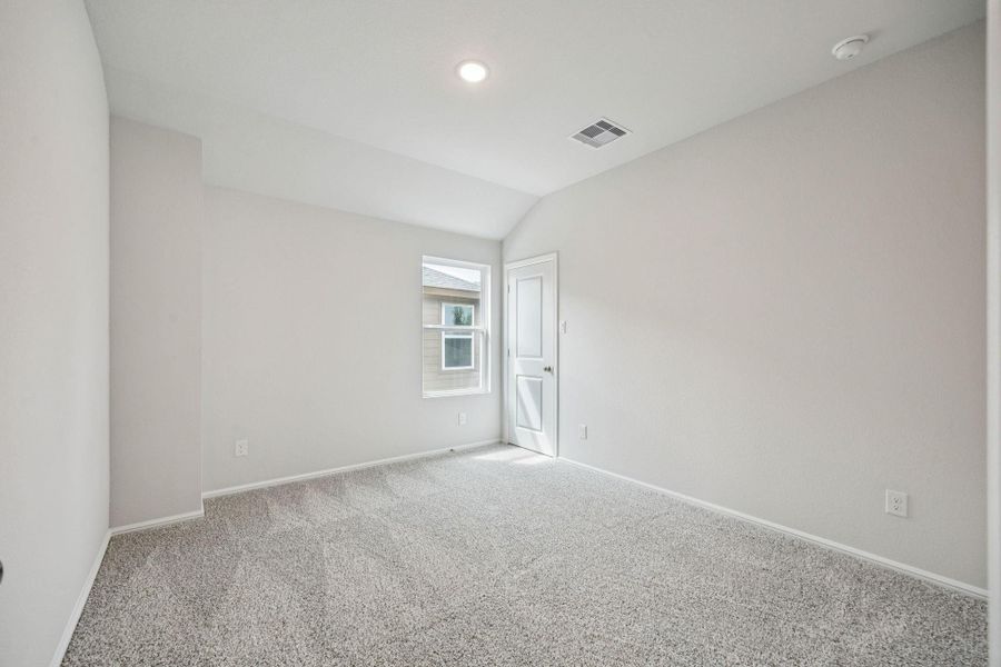 Spacious, unfurnished interior of a new home in Saint Tropez, Huffman (Image 15).