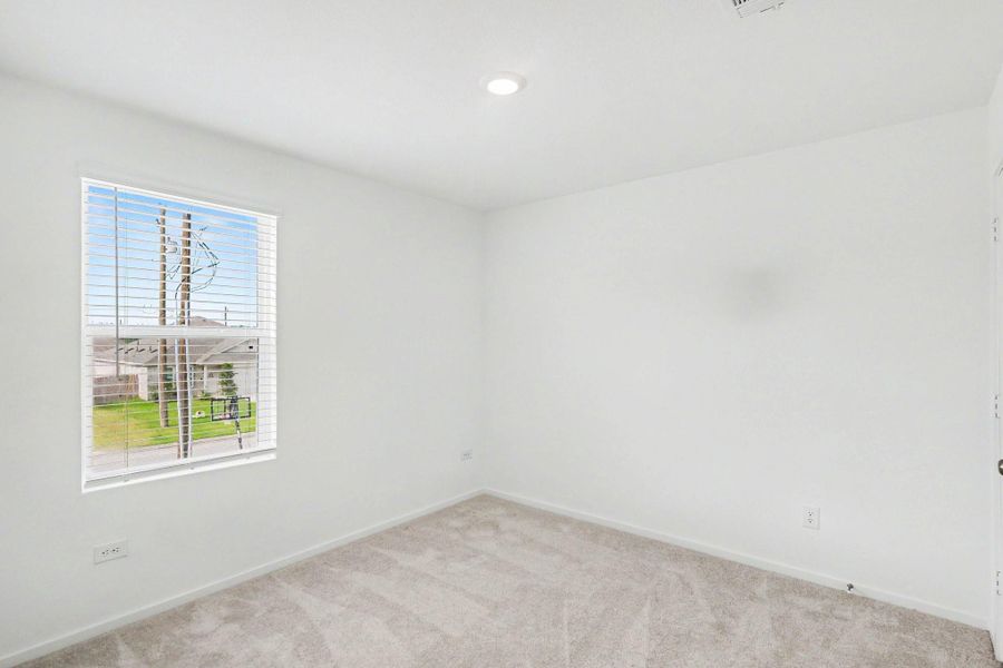 Spacious, unfurnished interior of a new home in Hill and Dale Ranch, Splendora (Image 17).
