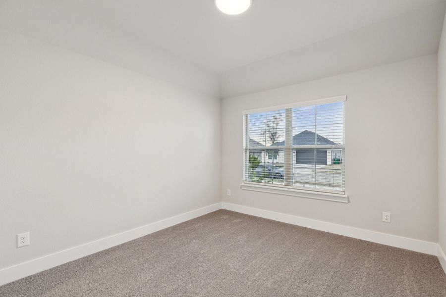 Spacious, unfurnished interior of a new home in Dove Hollow, Waxahachie (Image 30). Spacious, unfurnished interior of a new home in Dove Hollow, Waxahachie (Image 30).