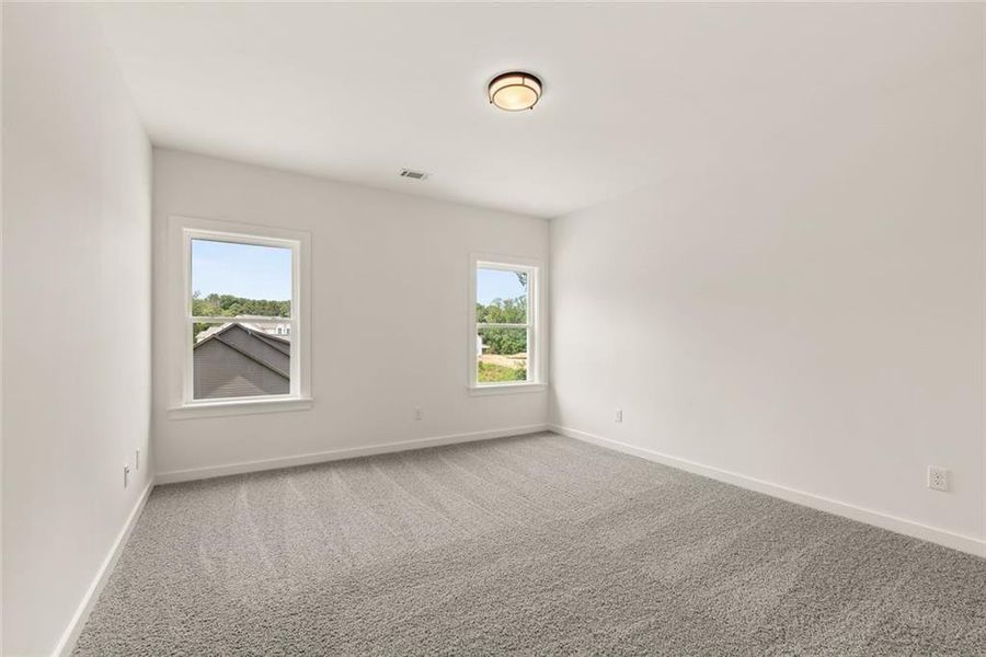 Spacious, unfurnished interior of a new home in , Gainesville (Image 38).