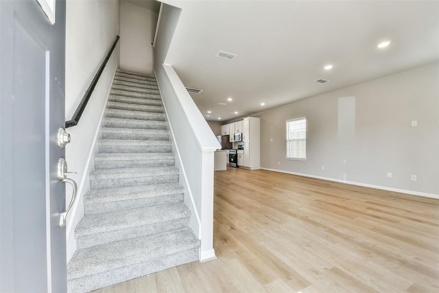 Spacious, unfurnished interior of a new home in , Houston (Image 13).