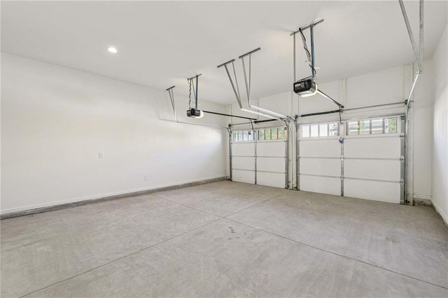 Spacious, unfurnished interior of a new home in East Harbor II at Chestatee, Dawsonville (Image 16).