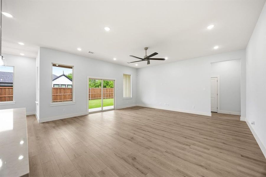 Spacious, unfurnished interior of a new home in , Tool (Image 19).
