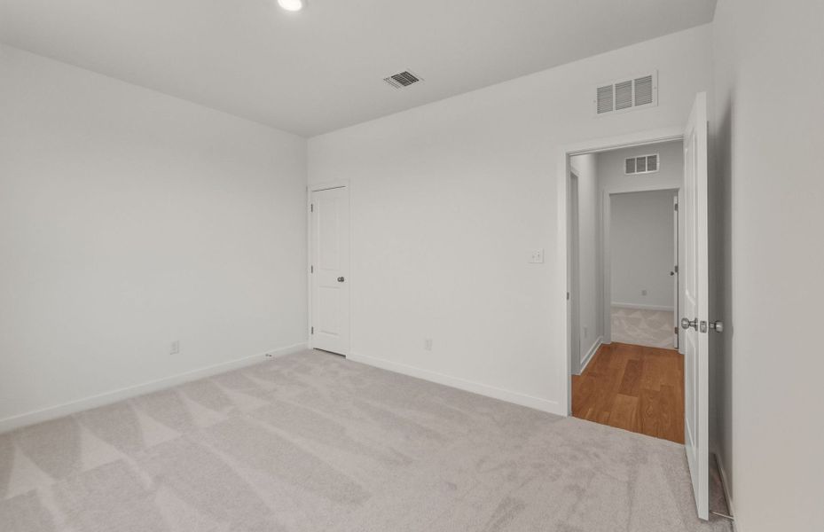 Spacious, unfurnished interior of a new home in Alto, San Marcos (Image 24).