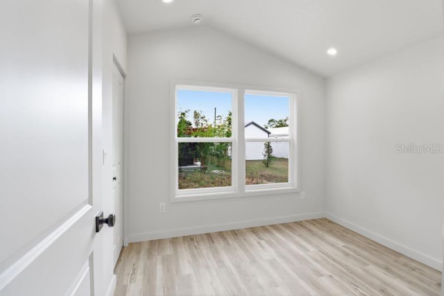 Spacious, unfurnished interior of a new home in , Oviedo (Image 13).