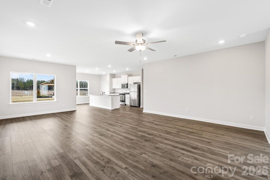 Digital image similar