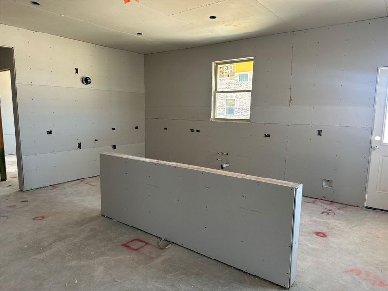 Spacious, unfurnished interior of a new home in Berry Creek Highlands, Georgetown (Image 9).