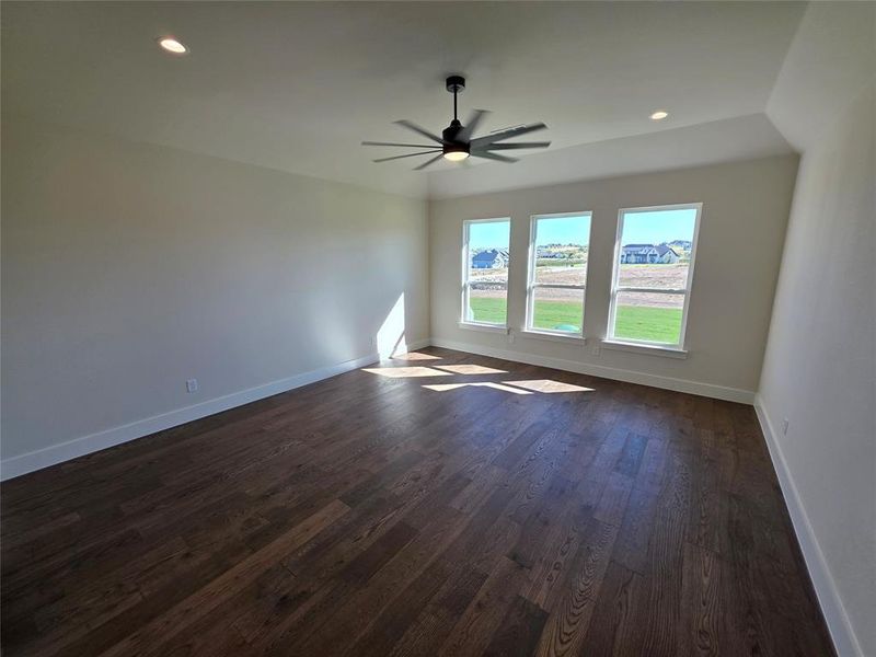 Spacious, unfurnished interior of a new home in Aledo Heights - Aledo ISD, Aledo (Image 25).