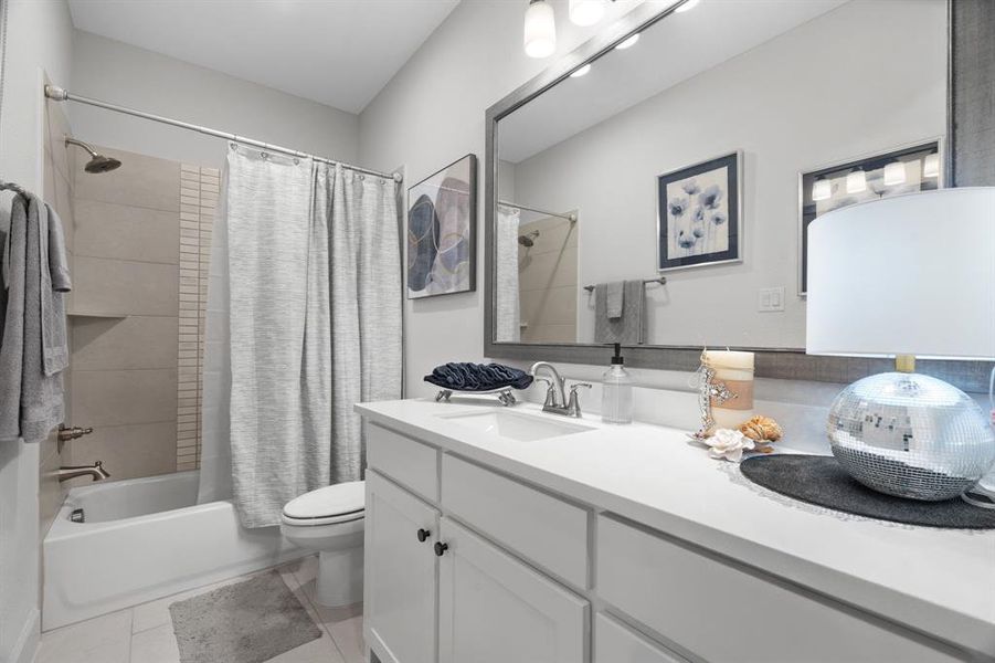 Furnished interior view inside a new home in , Fort Worth (Image 29).