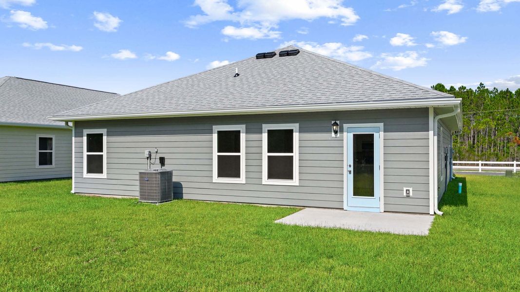 Exterior details and patio area of a home in Buffer Farms, Port Saint Joe (Image 16).