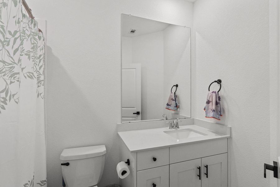 Furnished interior view inside a new home in Lago Mar, Texas City (Image 33).