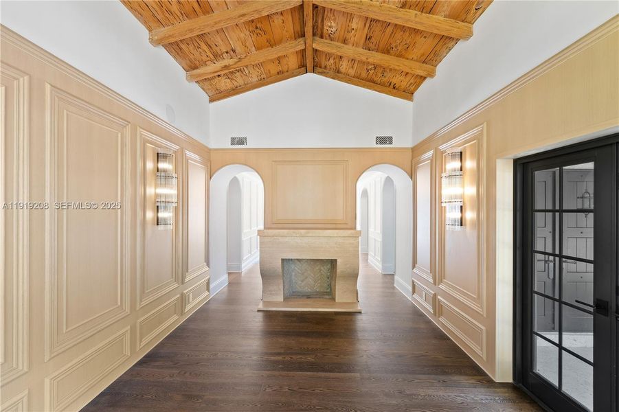 Spacious, unfurnished interior of a new home in , Coral Gables (Image 39). Spacious, unfurnished interior of a new home in , Coral Gables (Image 39).