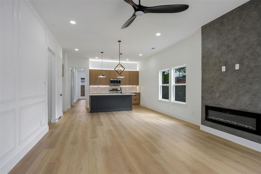 Spacious, unfurnished interior of a new home in , Dallas (Image 12).