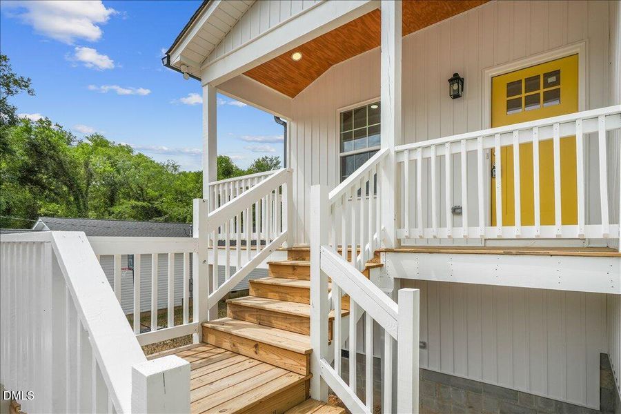06-405 Ridley St-6