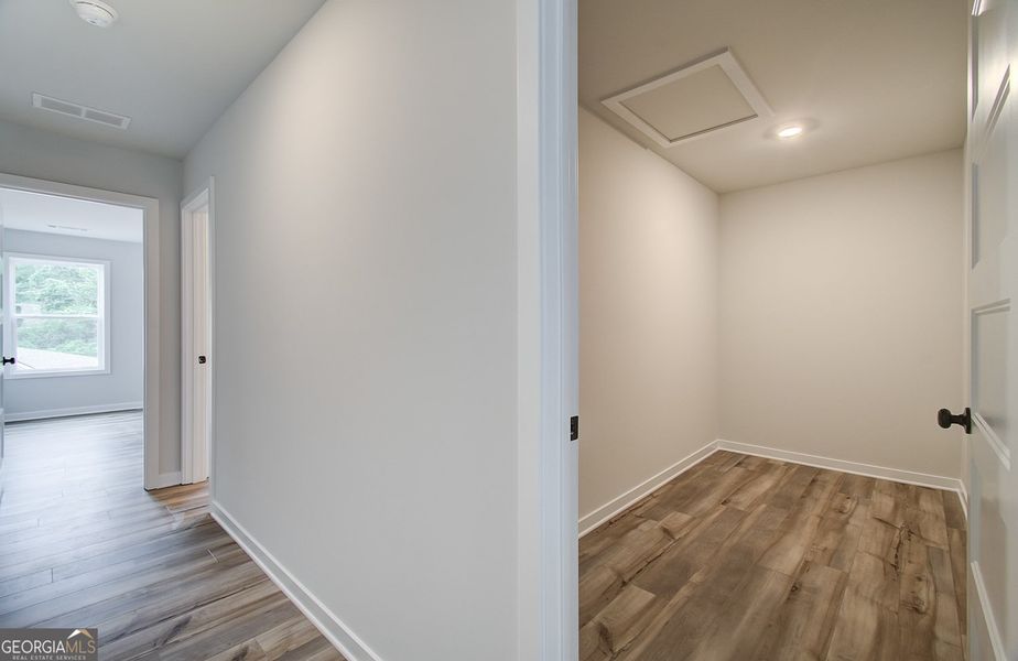 Spacious, unfurnished interior of a new home in Ponderosa Farms Reserve, Gainesville (Image 43).