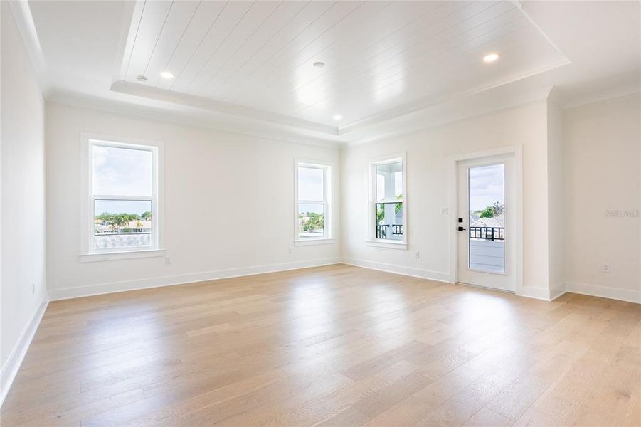 Spacious, unfurnished interior of a new home in , St. Petersburg (Image 45).