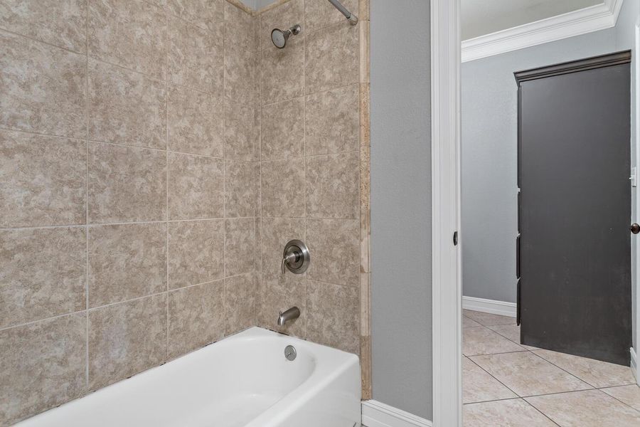 Furnished interior view inside a new home in , Beaumont (Image 12).