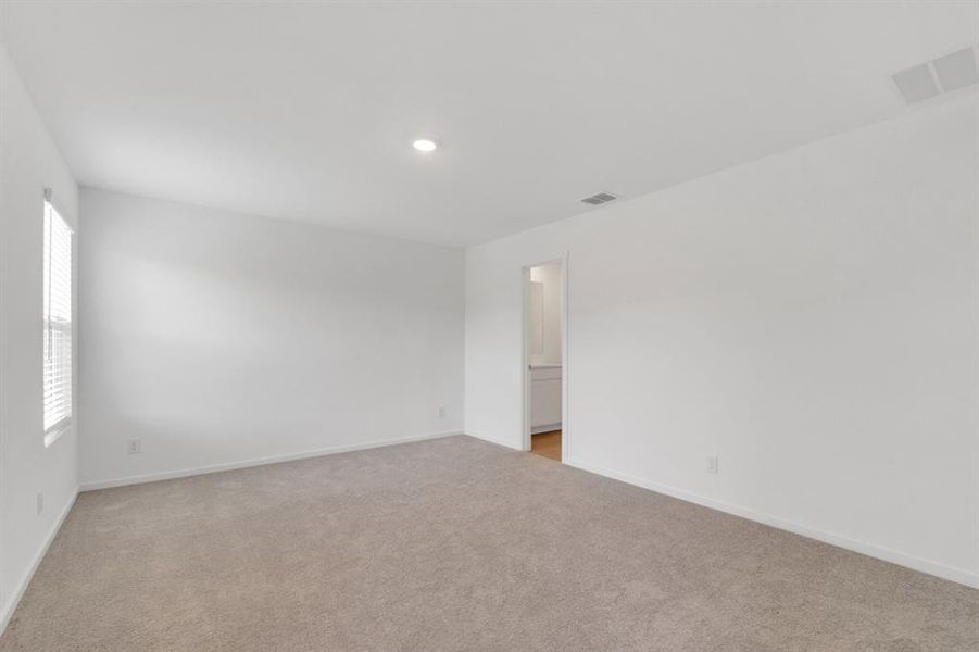 Spacious, unfurnished interior of a new home in Falcon Heights, Forney (Image 23).