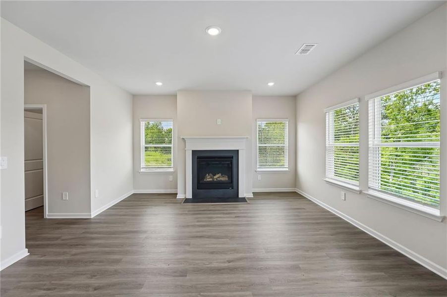 Spacious, unfurnished interior of a new home in Ivey Township, Dallas (Image 62).