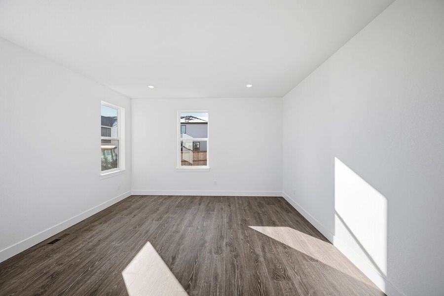 Spacious, unfurnished interior of a new home in Trailstone, Arvada (Image 28).