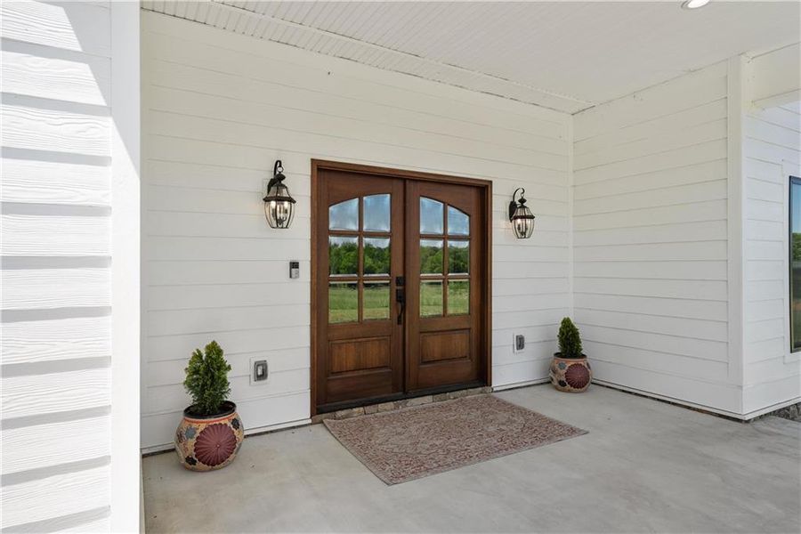 Exterior details and patio area of a home in , Resaca (Image 4).