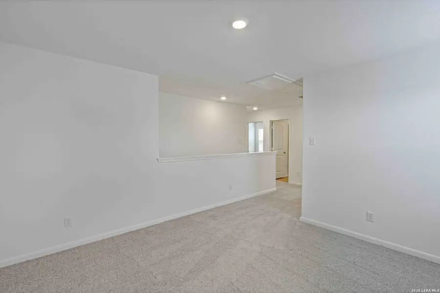 Spacious, unfurnished interior of a new home in , San Antonio (Image 4).