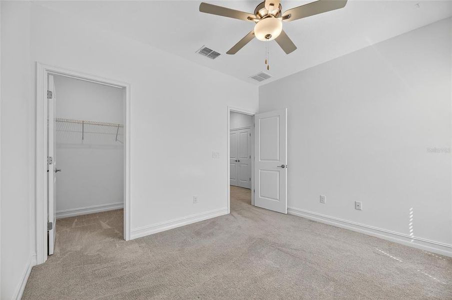 Spacious, unfurnished interior of a new home in , Tampa (Image 33).