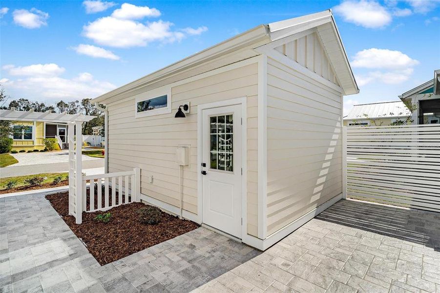 Courtyard with Garage