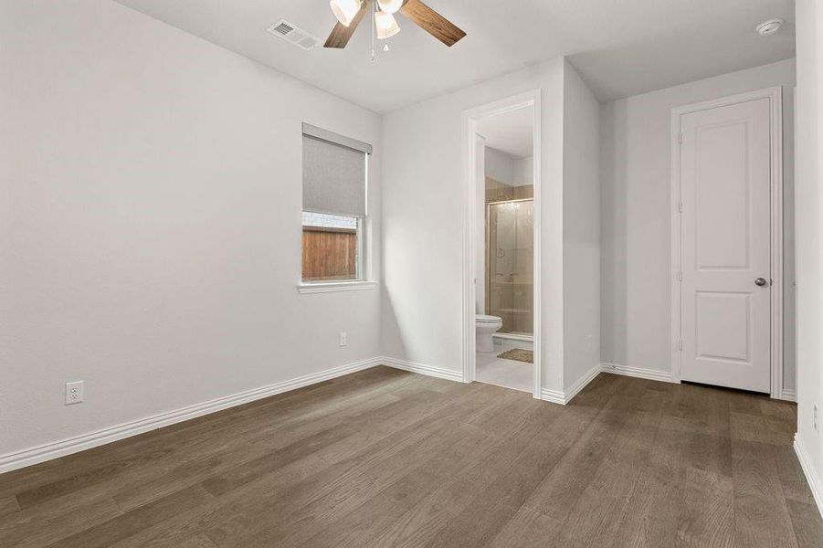 Spacious, unfurnished interior of a new home in , Prosper (Image 17).