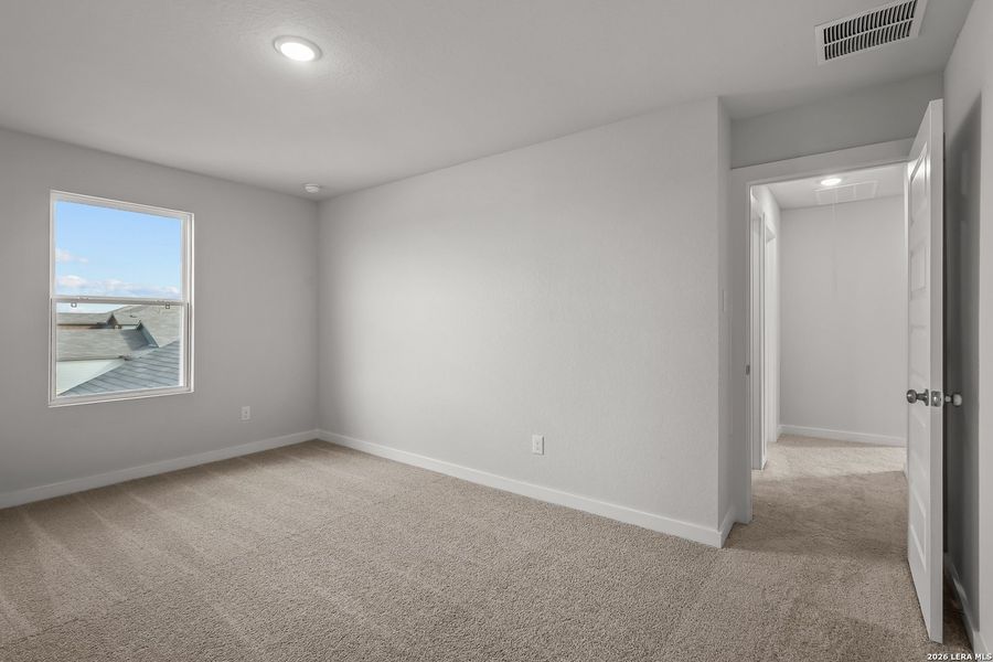Spacious, unfurnished interior of a new home in Agave, San Antonio (Image 28).