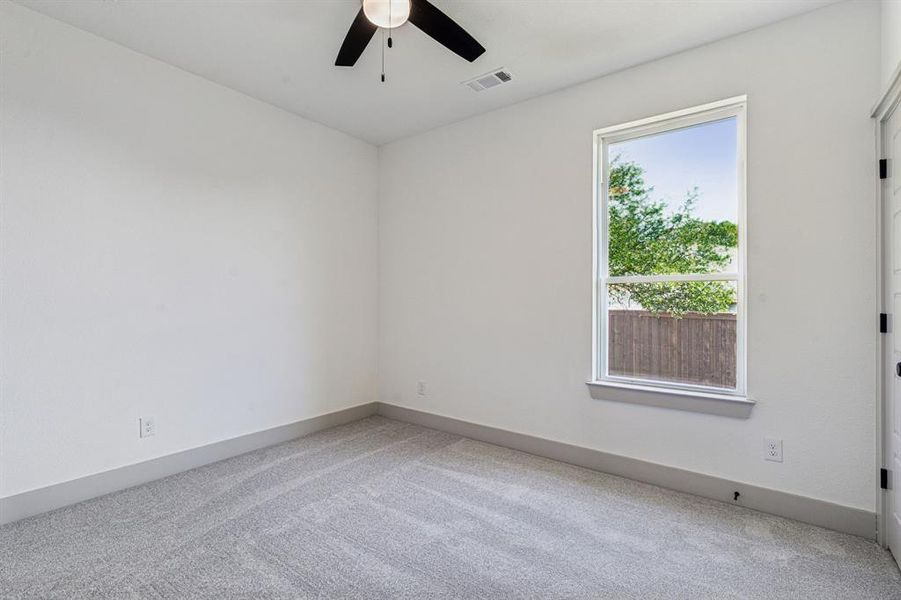 Spacious, unfurnished interior of a new home in , Granbury (Image 15).