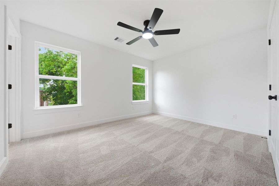 Spacious, unfurnished interior of a new home in , Houston (Image 41).