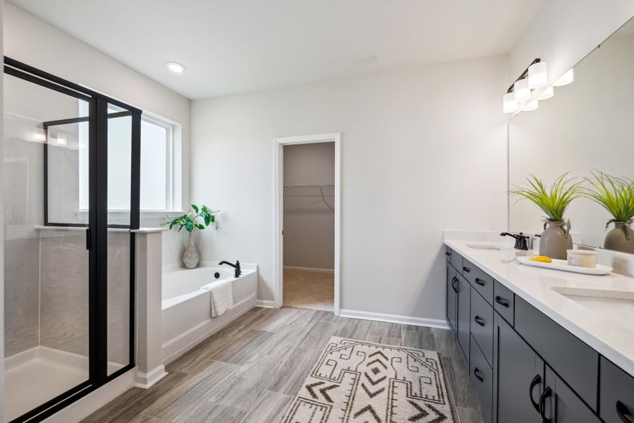 Representative furnished interior of a home built from the Juniper Ii by Beazer Homes in The Oaks, Goose Creek (Image 16).