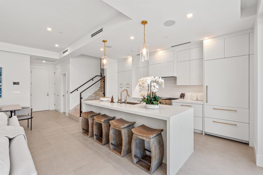 KITCHEN_RIGHT_LOOKING_IN_DT