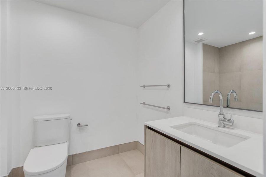 Furnished interior view inside a new home in , Miami Beach (Image 55).