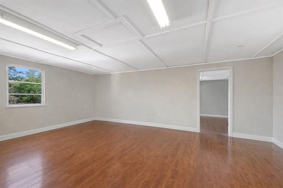 Spacious, unfurnished interior of a new home in , Sarasota (Image 56).