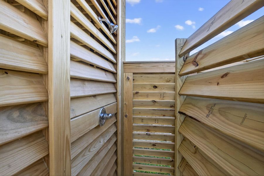 Exterior details and patio area of a home in , Bolivar (Image 28).