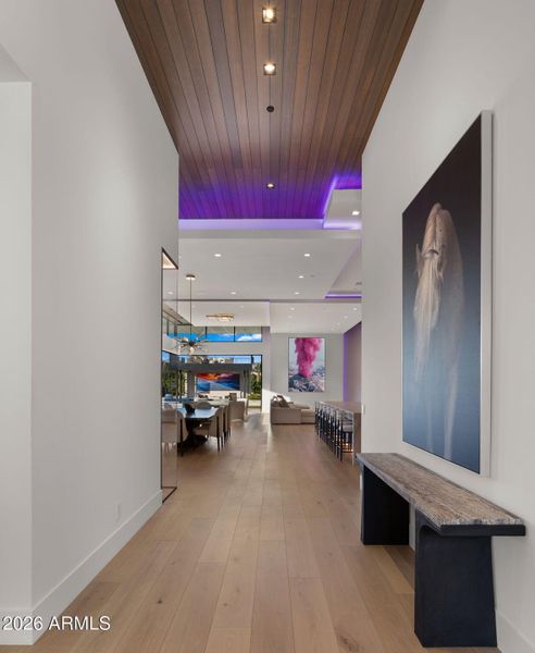 18-web-or-mls-Foyer View