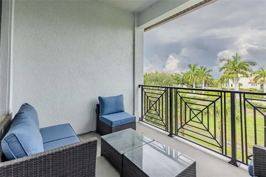 Exterior details and patio area of a home in , Ruskin (Image 4).