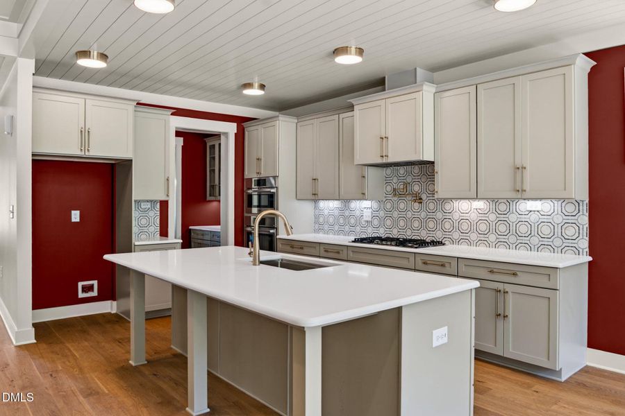 25-web-or-mls-12601 Burgess -25