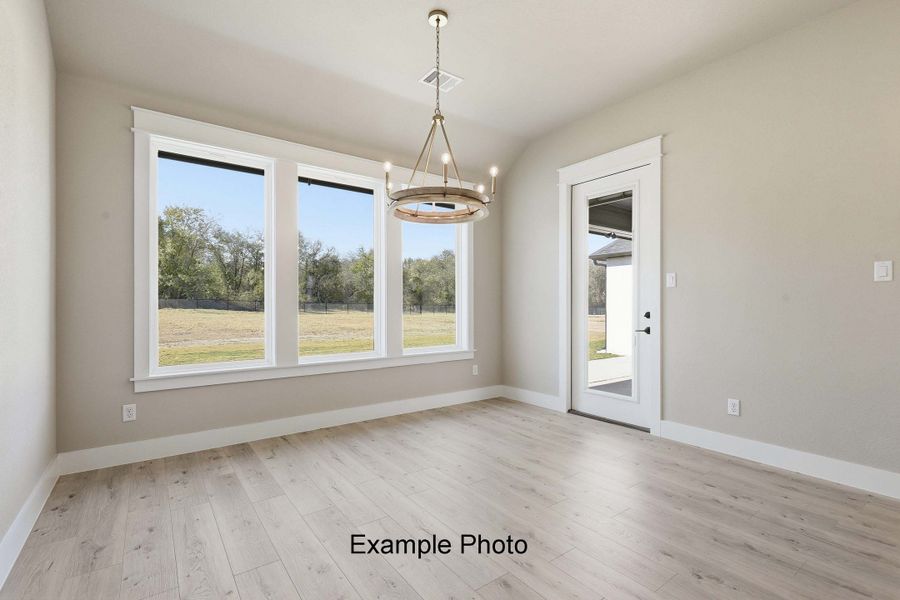Spacious, unfurnished interior of a new home in Aledo Heights - Aledo ISD, Annetta South (Image 9).