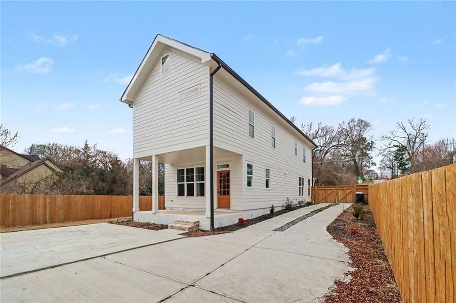 Exterior details and patio area of a home in , Scottdale (Image 27).