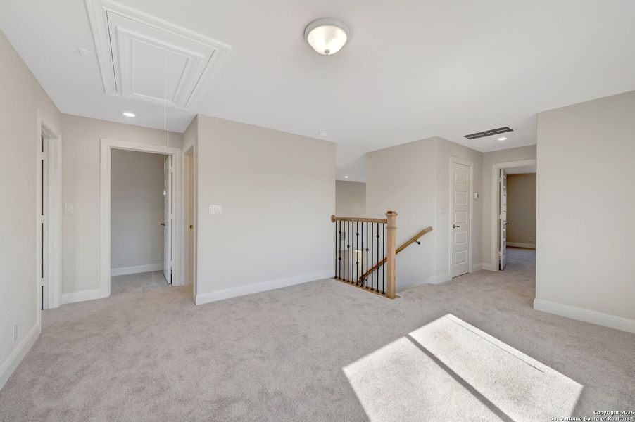 Spacious, unfurnished interior of a new home in Davis Ranch 50', San Antonio (Image 17).