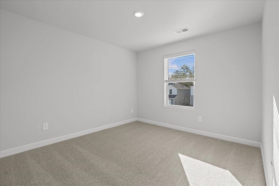 Spacious, unfurnished interior of a new home in Brayfield Manor - Signature Collection, Wellford (Image 20).