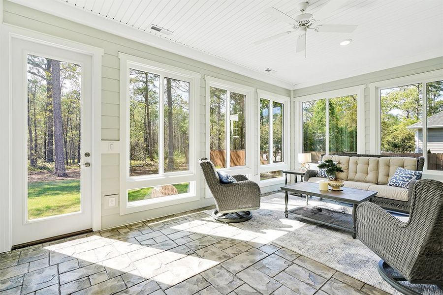 Shelter Bay, Enclosed Loggia