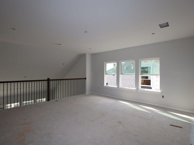 Spacious, unfurnished interior of a new home in Barksdale, Leander (Image 13).